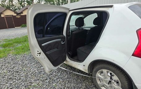 Renault Sandero I, 2013 год, 200 000 рублей, 20 фотография