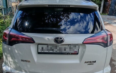 Toyota RAV4, 2017 год, 3 000 000 рублей, 2 фотография