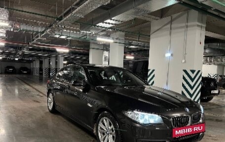 BMW 5 серия, 2016 год, 2 900 000 рублей, 2 фотография
