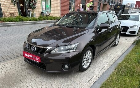 Lexus CT I рестайлинг, 2011 год, 1 300 000 рублей, 2 фотография