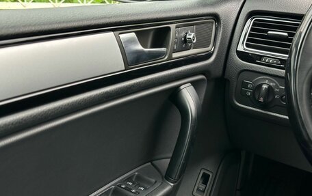 Volkswagen Touareg III, 2011 год, 2 149 000 рублей, 24 фотография