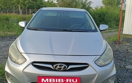 Hyundai Solaris II рестайлинг, 2013 год, 1 000 000 рублей, 6 фотография
