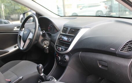Hyundai Solaris II рестайлинг, 2011 год, 645 000 рублей, 9 фотография
