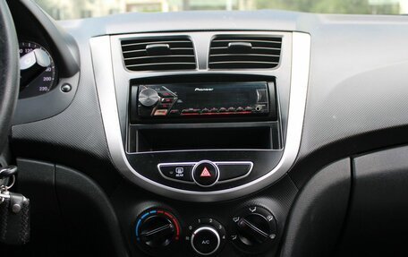 Hyundai Solaris II рестайлинг, 2011 год, 645 000 рублей, 12 фотография