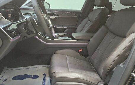 Audi A8, 2022 год, 5 770 000 рублей, 10 фотография