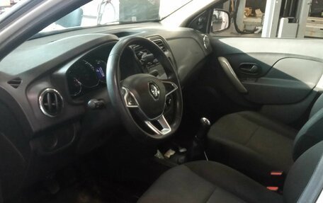 Renault Logan II, 2019 год, 830 000 рублей, 5 фотография