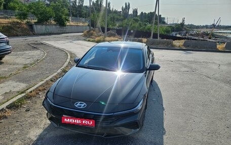 Hyundai Elantra, 2023 год, 2 120 000 рублей, 1 фотография