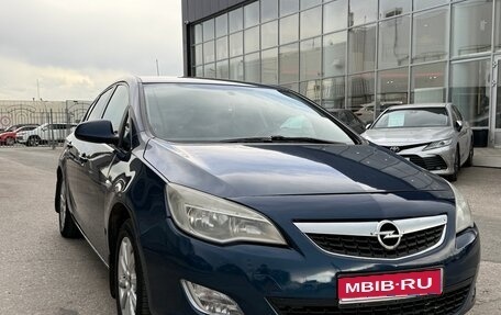 Opel Astra J, 2011 год, 515 000 рублей, 1 фотография