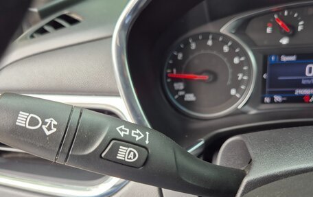 Chevrolet Equinox III, 2019 год, 1 800 000 рублей, 10 фотография