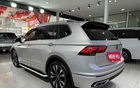Volkswagen Tiguan II, 2022 год, 2 540 000 рублей, 4 фотография