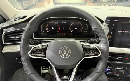 Volkswagen Tiguan II, 2022 год, 2 540 000 рублей, 10 фотография