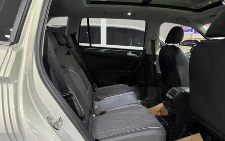 Volkswagen Tiguan II, 2022 год, 2 540 000 рублей, 18 фотография