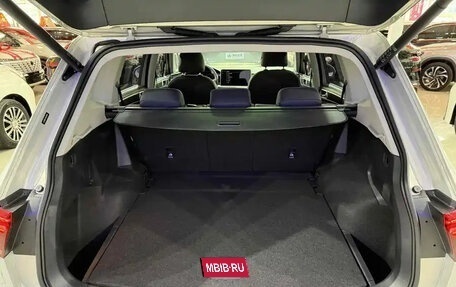 Volkswagen Tiguan II, 2022 год, 2 540 000 рублей, 19 фотография