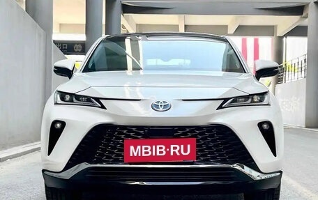 Toyota Venza, 2022 год, 3 600 000 рублей, 2 фотография