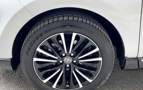 Toyota Venza, 2022 год, 3 600 000 рублей, 16 фотография