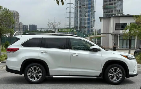 Toyota Highlander III, 2021 год, 2 500 000 рублей, 4 фотография