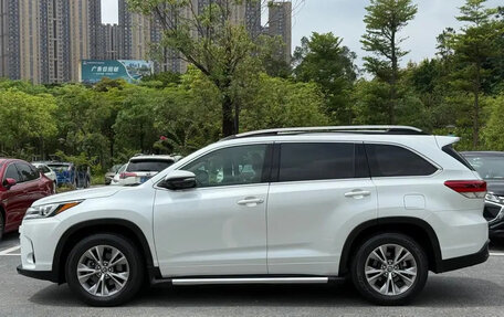 Toyota Highlander III, 2021 год, 2 500 000 рублей, 5 фотография