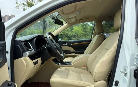Toyota Highlander III, 2021 год, 2 500 000 рублей, 11 фотография