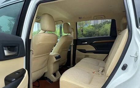 Toyota Highlander III, 2021 год, 2 500 000 рублей, 12 фотография