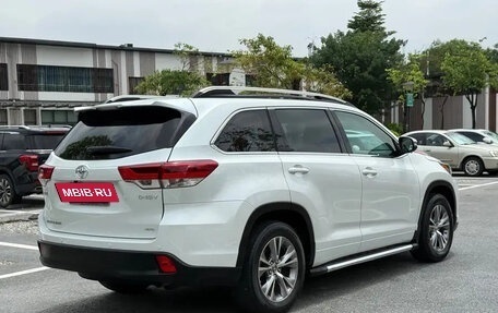 Toyota Highlander III, 2021 год, 2 500 000 рублей, 9 фотография