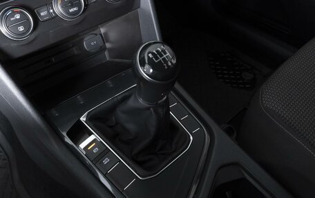 Volkswagen Tiguan II, 2019 год, 2 029 000 рублей, 12 фотография