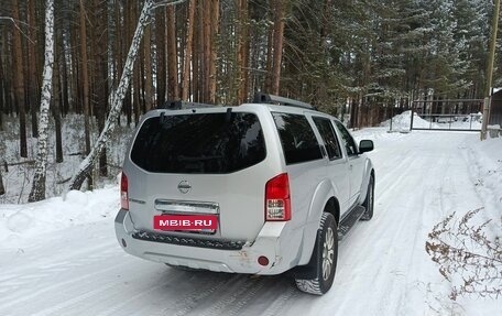 Nissan Pathfinder, 2011 год, 975 000 рублей, 4 фотография