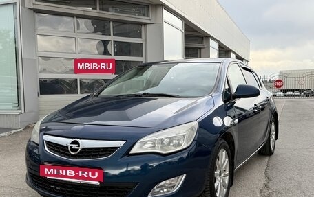 Opel Astra J, 2011 год, 515 000 рублей, 2 фотография