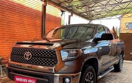 Toyota Tundra II, 2014 год, 4 850 000 рублей, 2 фотография