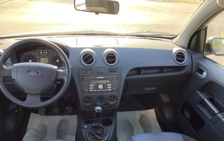 Ford Fusion I, 2007 год, 800 000 рублей, 10 фотография