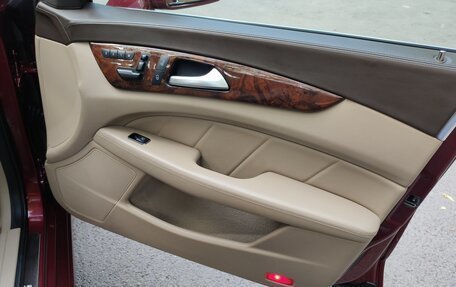 Mercedes-Benz CLS, 2011 год, 2 400 000 рублей, 19 фотография