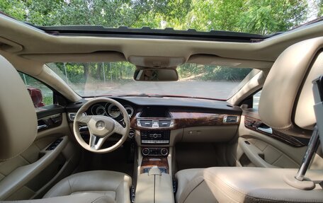 Mercedes-Benz CLS, 2011 год, 2 400 000 рублей, 32 фотография