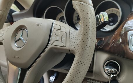 Mercedes-Benz CLS, 2011 год, 2 400 000 рублей, 31 фотография