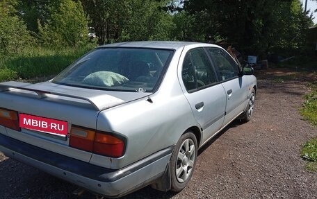 Nissan Primera II рестайлинг, 1991 год, 245 000 рублей, 2 фотография
