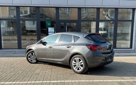 Opel Astra J, 2011 год, 830 000 рублей, 2 фотография