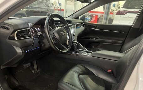 Toyota Camry, 2018 год, 2 899 000 рублей, 11 фотография