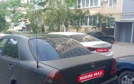 Mercedes-Benz C-Класс, 1993 год, 300 000 рублей, 2 фотография