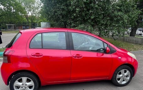 Toyota Yaris III рестайлинг, 2008 год, 700 000 рублей, 4 фотография