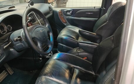 Chrysler Town & Country IV, 2001 год, 650 000 рублей, 6 фотография