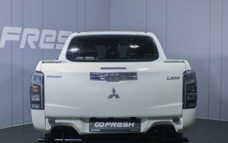 Mitsubishi L200 IV рестайлинг, 2019 год, 2 340 000 рублей, 4 фотография