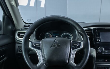 Mitsubishi L200 IV рестайлинг, 2019 год, 2 340 000 рублей, 12 фотография