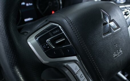 Mitsubishi L200 IV рестайлинг, 2019 год, 2 340 000 рублей, 16 фотография