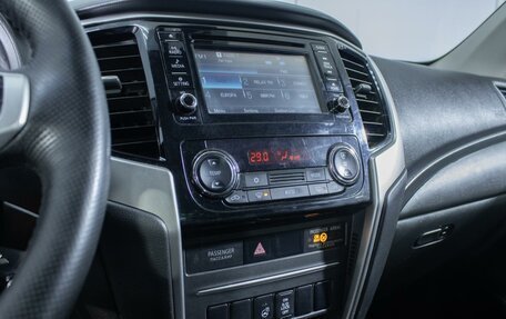 Mitsubishi L200 IV рестайлинг, 2019 год, 2 340 000 рублей, 15 фотография