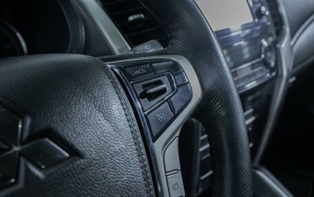 Mitsubishi L200 IV рестайлинг, 2019 год, 2 340 000 рублей, 17 фотография