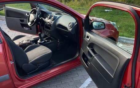Ford Fiesta, 2006 год, 400 000 рублей, 5 фотография