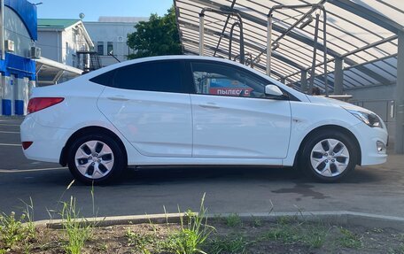 Hyundai Solaris II рестайлинг, 2015 год, 830 000 рублей, 3 фотография
