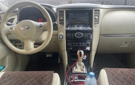 Infiniti FX II, 2008 год, 1 570 000 рублей, 10 фотография