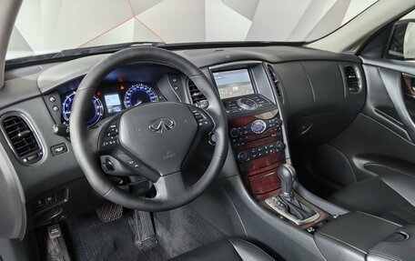 Infiniti QX50 I рестайлинг, 2017 год, 1 899 000 рублей, 14 фотография