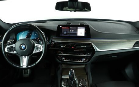 BMW 5 серия, 2019 год, 3 490 000 рублей, 12 фотография