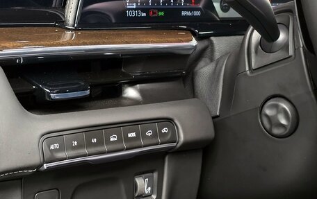 Cadillac Escalade V, 2024 год, 19 000 000 рублей, 18 фотография