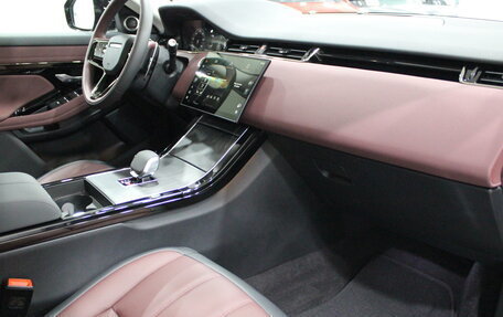 Land Rover Range Rover Evoque II, 2024 год, 6 290 000 рублей, 30 фотография